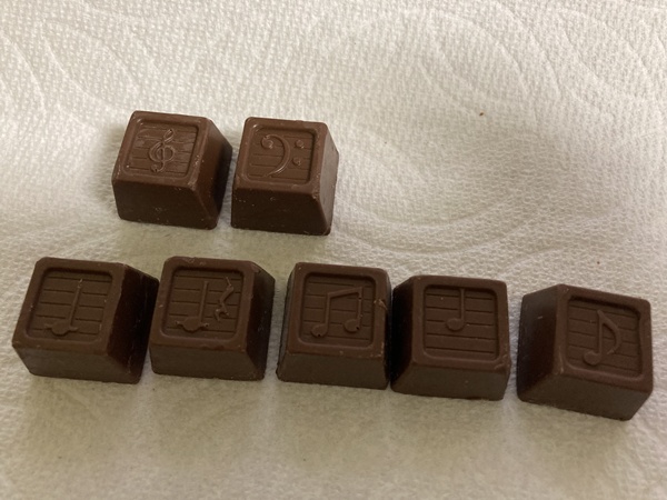 昭和レトロ　キューブチョコレート