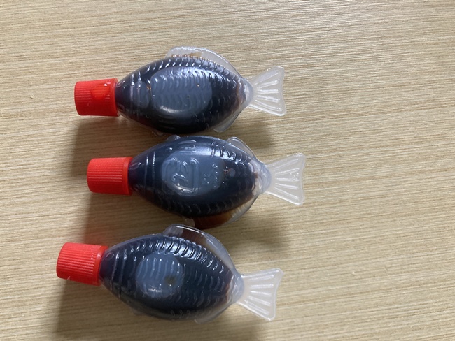 ランチャーム　昭和の醤油入れ